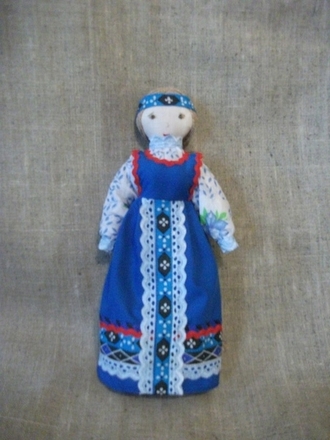 Кукла текстильная в русском народном костюме.